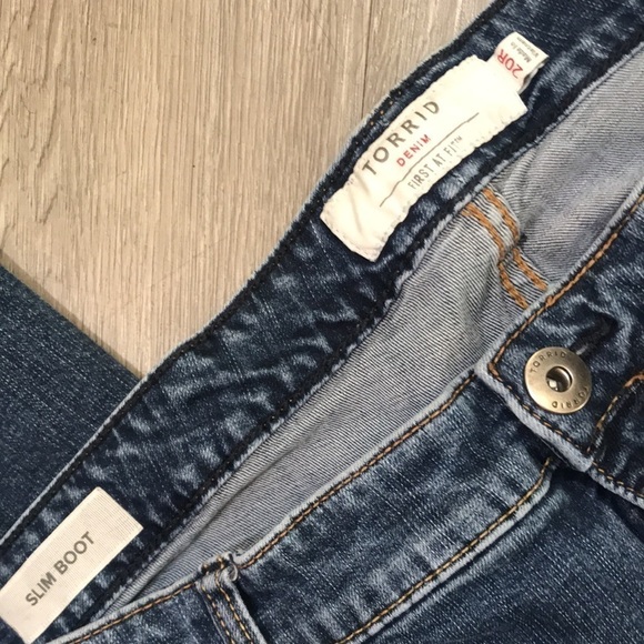 Torrid Slim BootCut Medium Wash Jeans size 20R - Picture 6 of 9